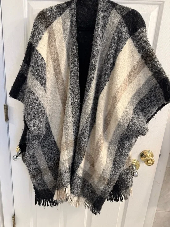 Nine West Black & Cream Plaid Fringe Open Poncho - Picture 1 of 5